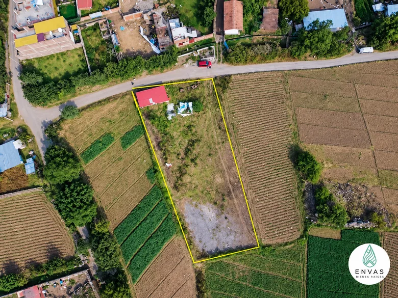 Vista de Terreno en Media Luna · Urubamba