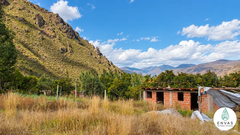 Vista de Terreno en Media Luna · Urubamba