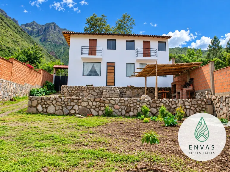 Vista de Casa en Media Luna · Urubamba