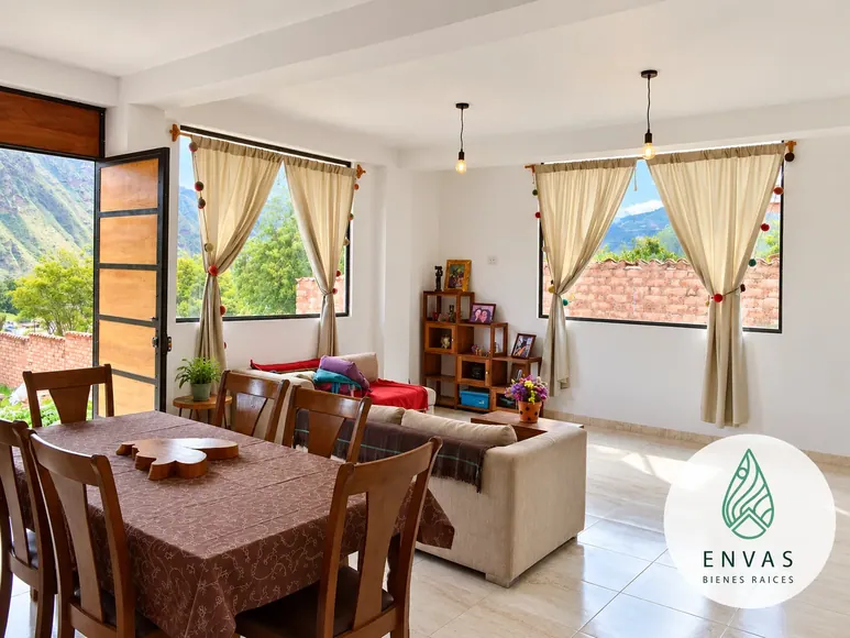 Vista de Casa en Media Luna · Urubamba