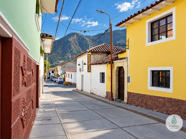 Vista de Terreno en Esq. Bolivar Y Sagrario · Urubamba