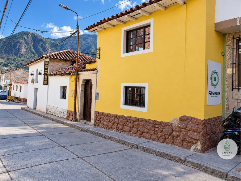 Vista de Terreno en Esq. Bolivar Y Sagrario · Urubamba