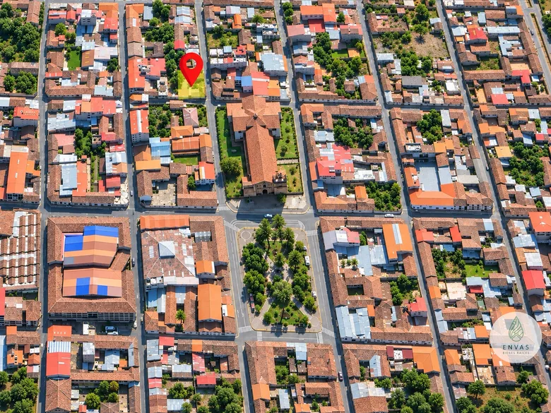 Vista de Terreno en Esq. Bolivar Y Sagrario · Urubamba